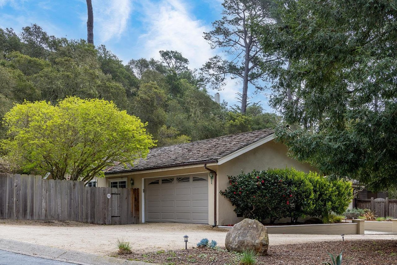25429 Outlook Dr