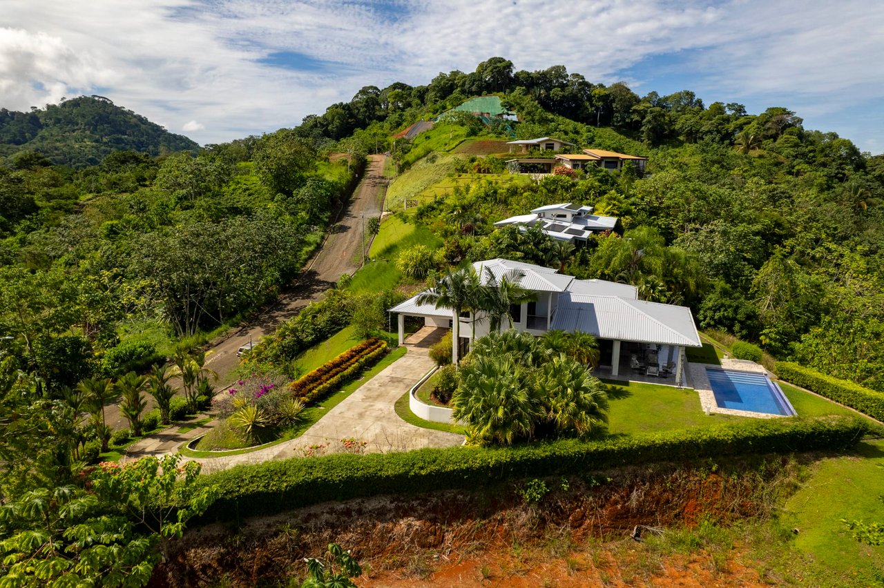 ELEGANT OJOCHAL LUXURY HOME IN PHASE 11 WITH OCEAN AND MOUNTAIN VIEWS