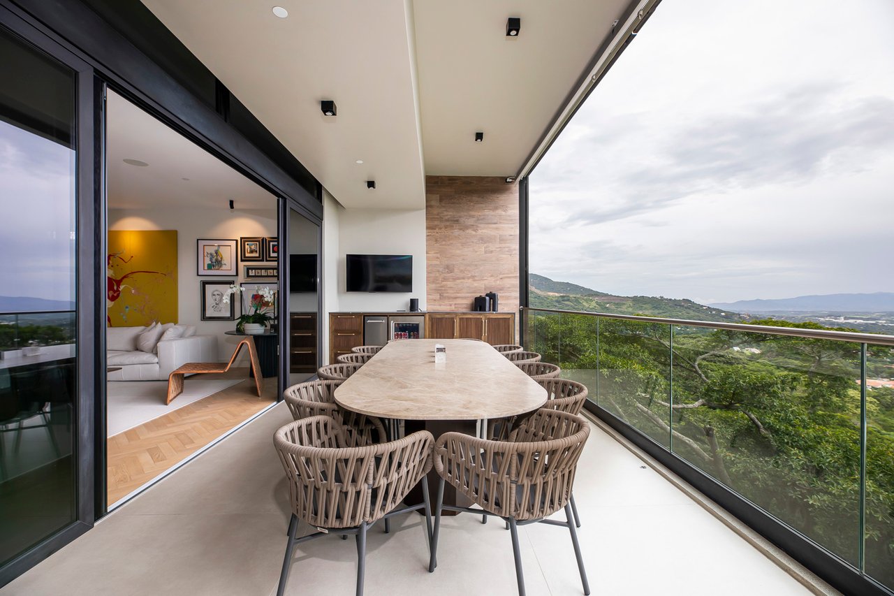 Panoramic Terrace Mountain Condo, Santa Ana, San Jose