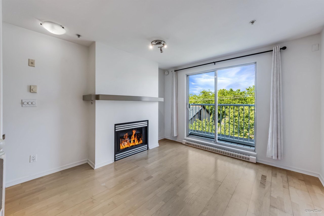 303-3727 W 10th Avenue, Vancouver