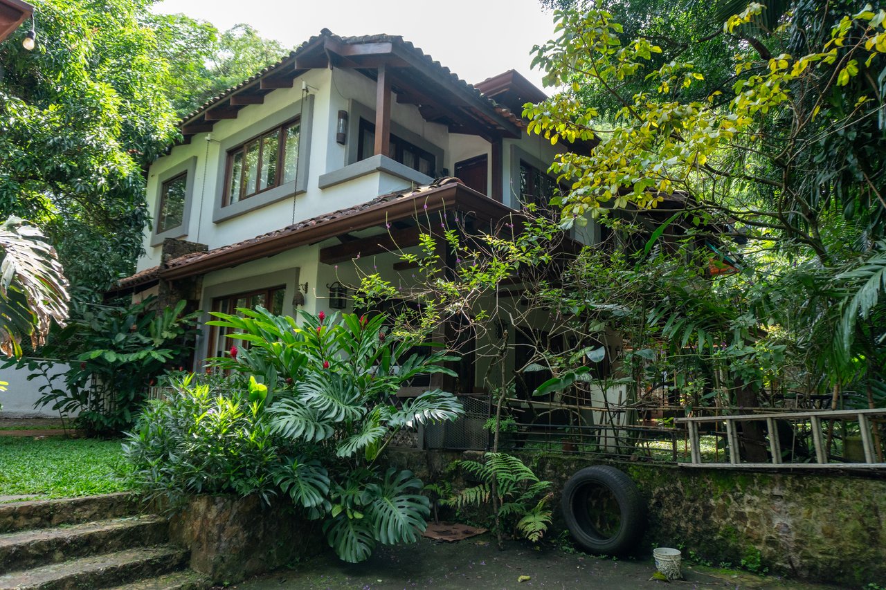 Mountain Estate With Guest Studio, Santa Ana, San Jose