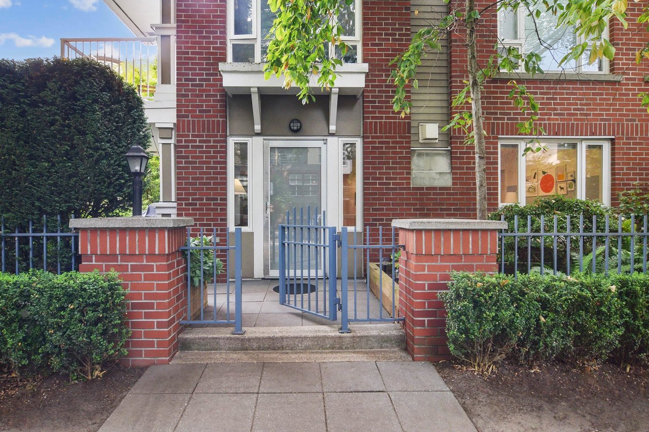 108-2628 Yew St