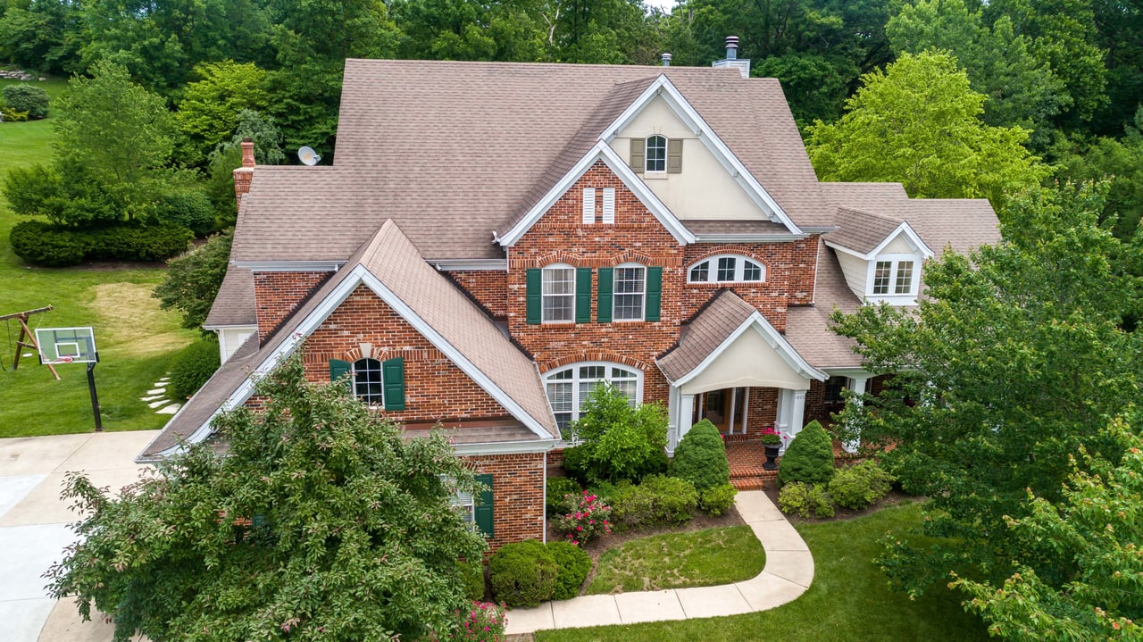 Newer Construction and Oh So Close to Chesterfield Amenities