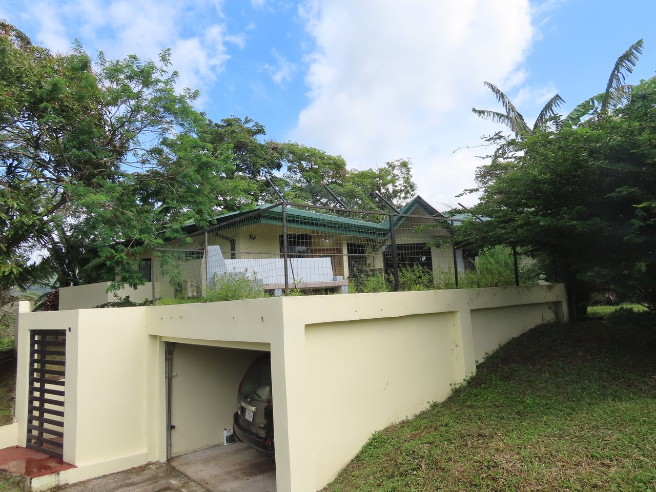 Modern Home with Guesthouse, Lake Arenal, Alajuela