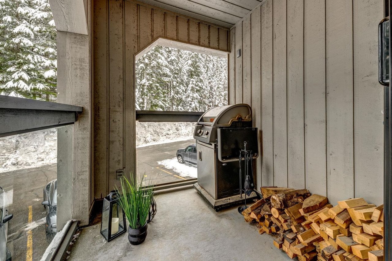 4-2548 Snowridge Cres