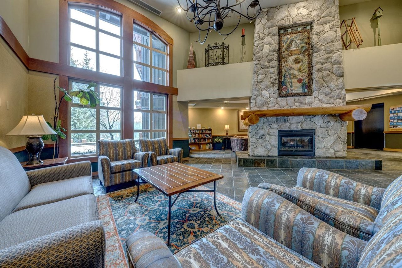 102-4660 Blackcomb Wy