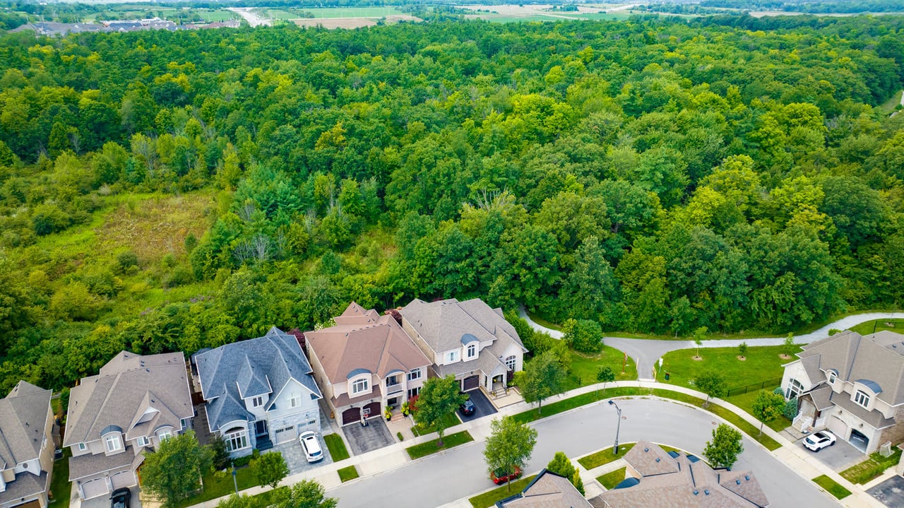 526 Hidden Trail, Oakville