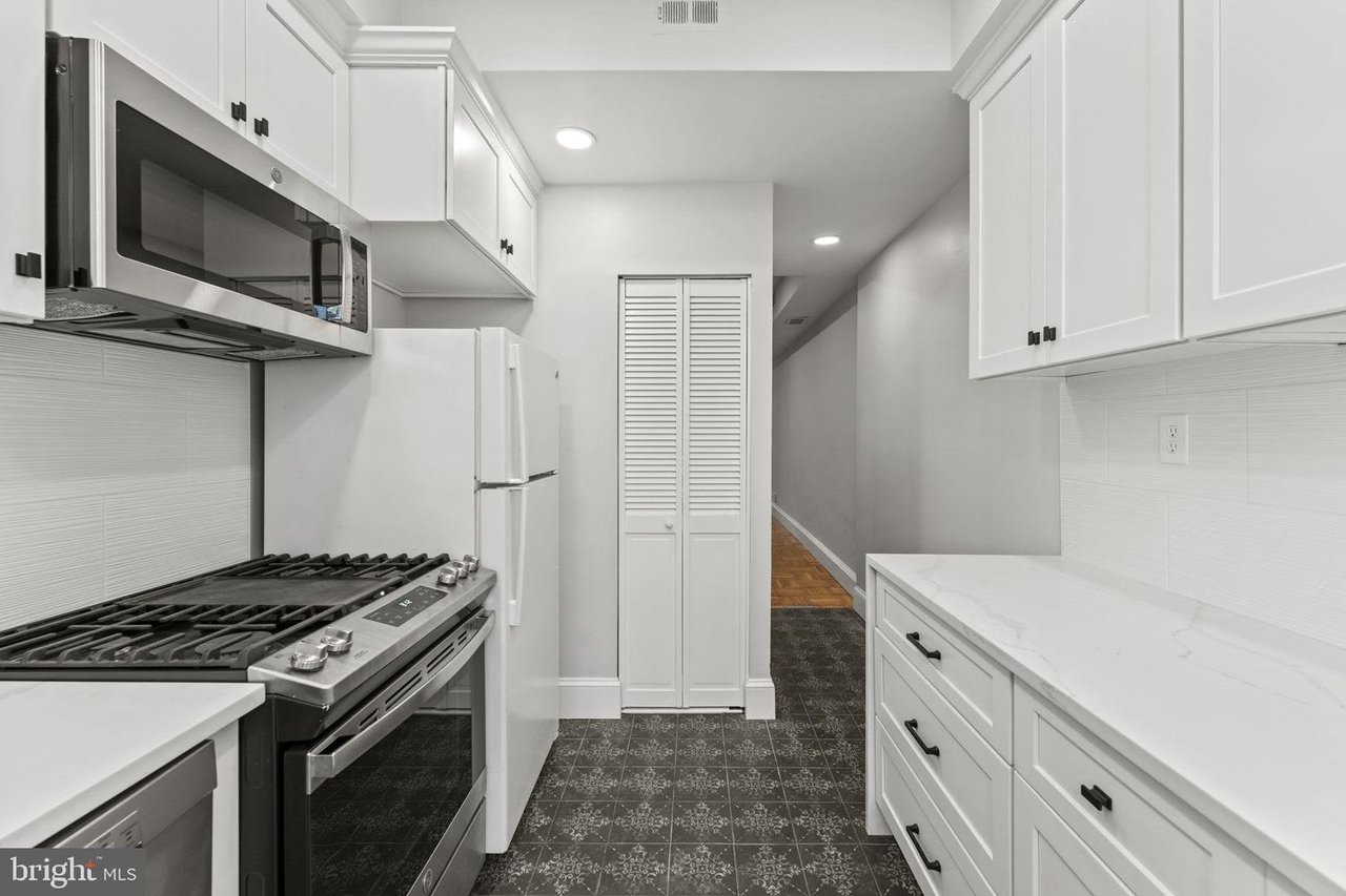 2423 I St NW