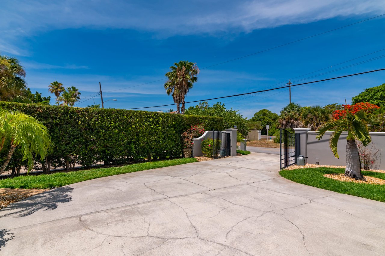 Prestigious Address in Lido Shores