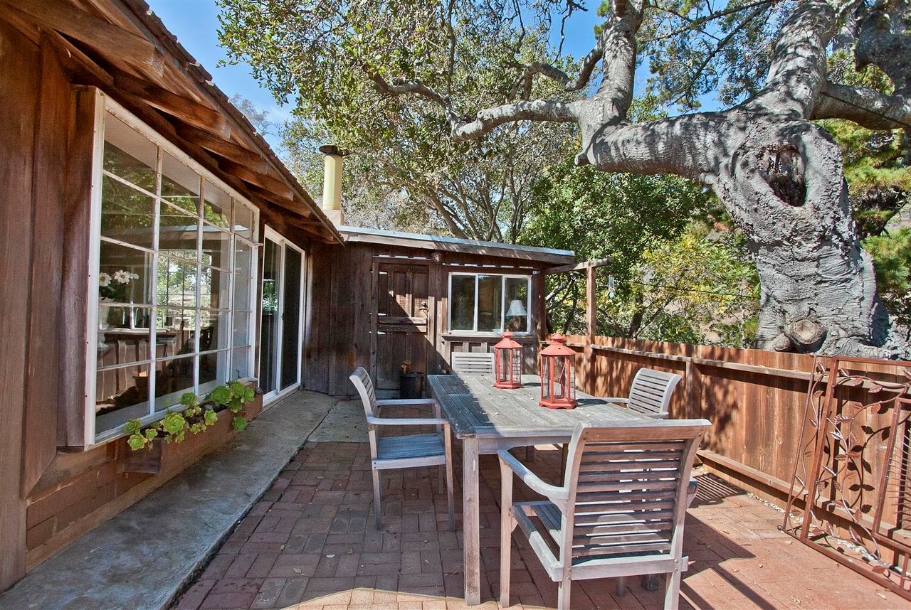 COAST RANCH - BIG SUR LUXURY RENTAL