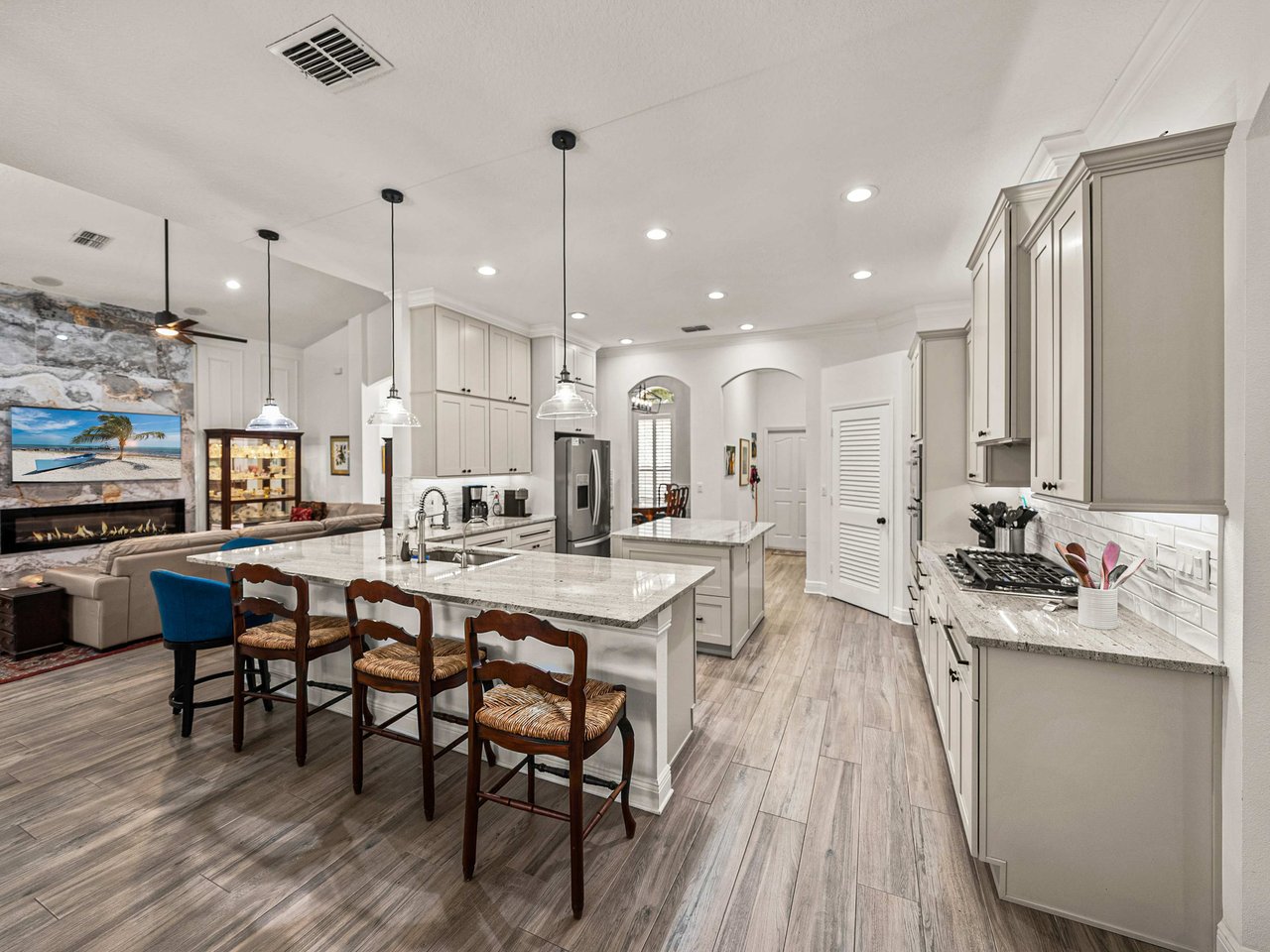 13228 THOROUGHBRED DR