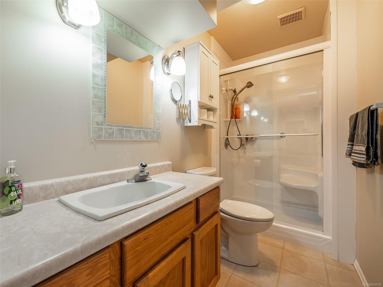 1238 Garry Oak Pl