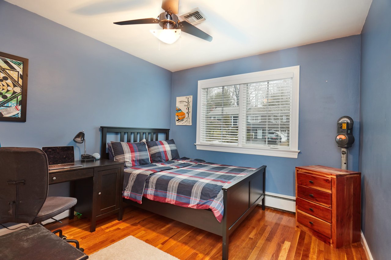 7 West Ambler Road