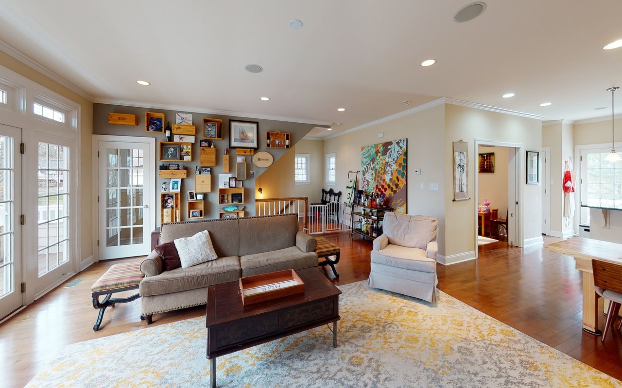 121 Pleasant Ave, Somers Point, NJ 08244