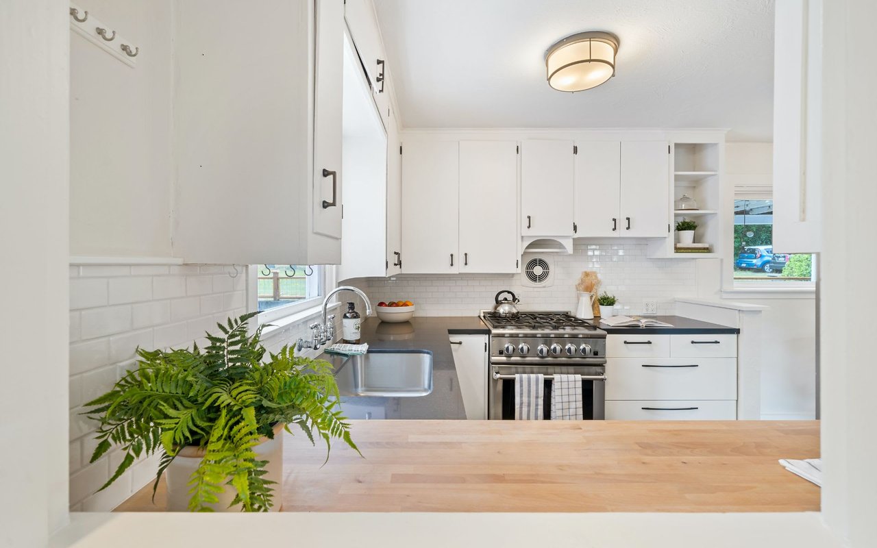 Hoonanea Heats Up: 2 More Units Under Contract in a Week!