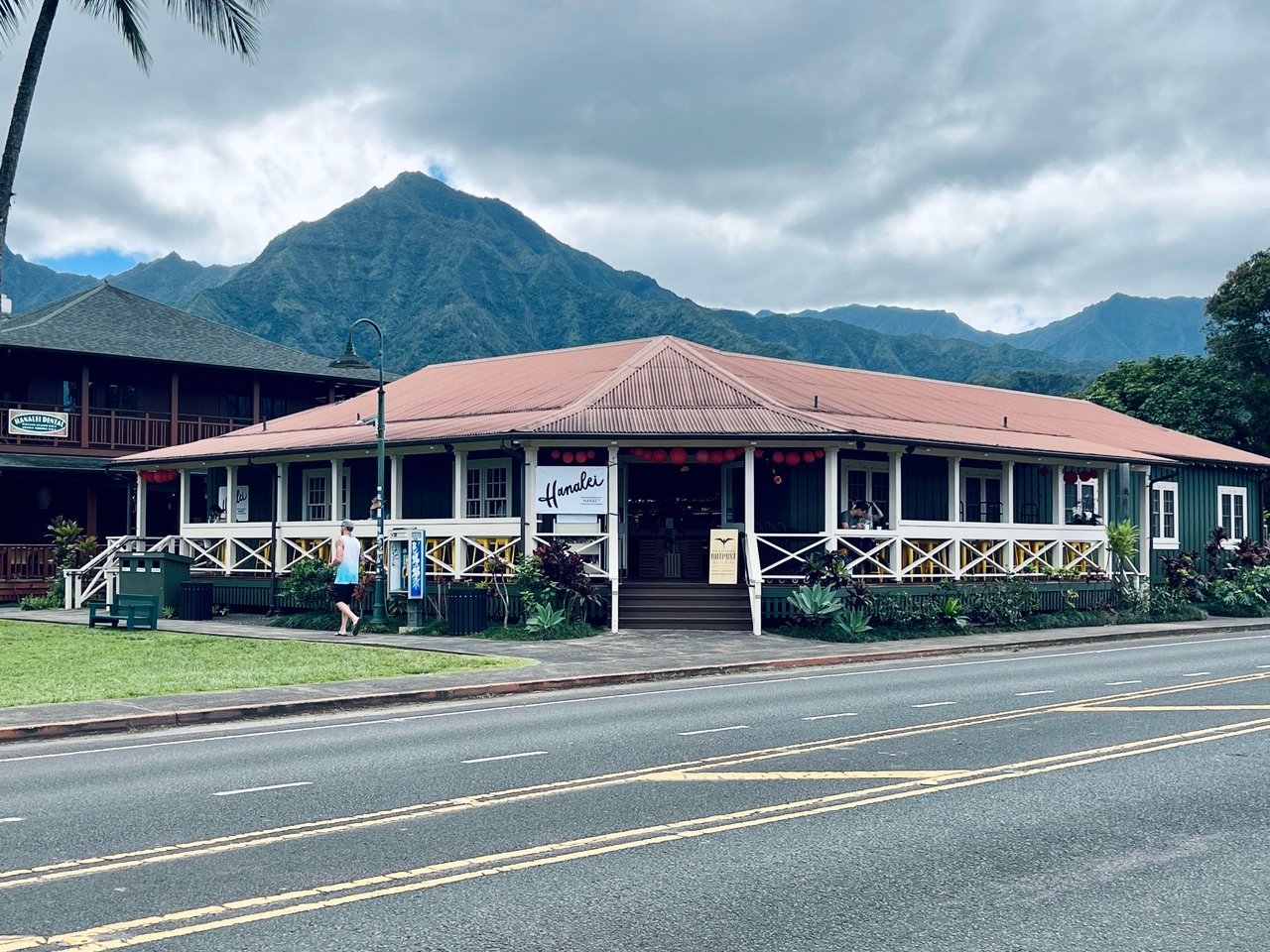 A new Health Food Store & Coffee Shop in Hanalei