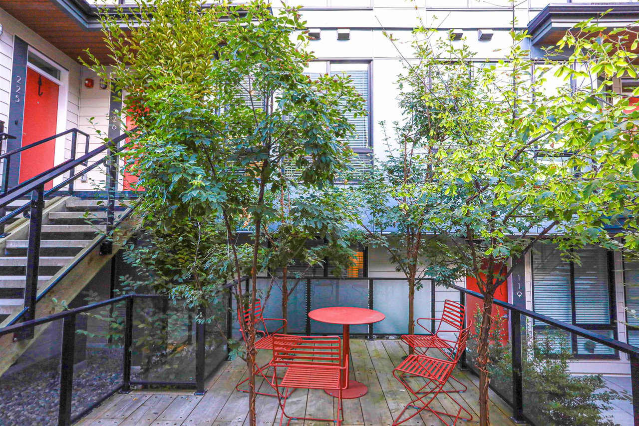 228-708 Lea Ave