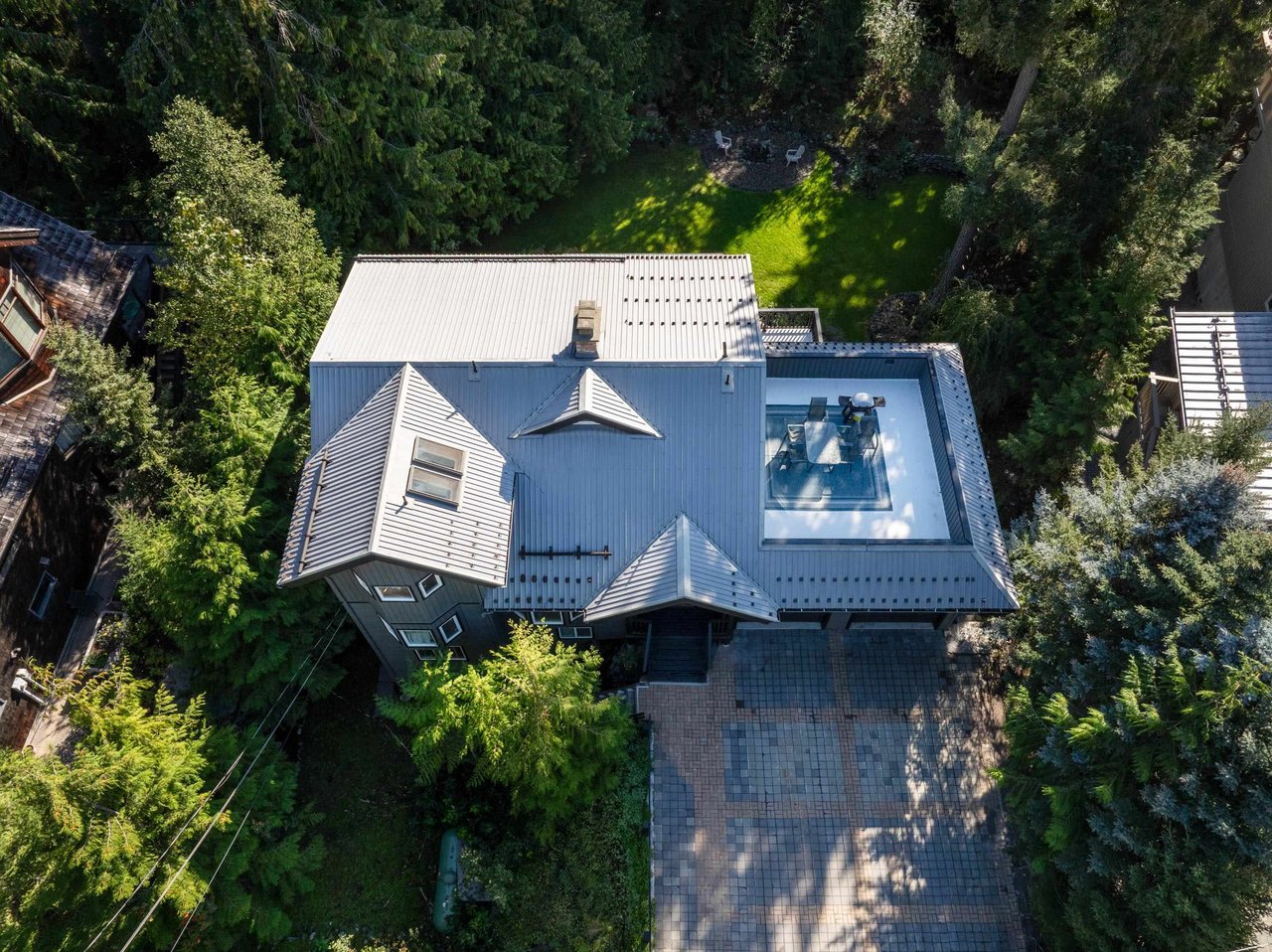 9548 Emerald Dr