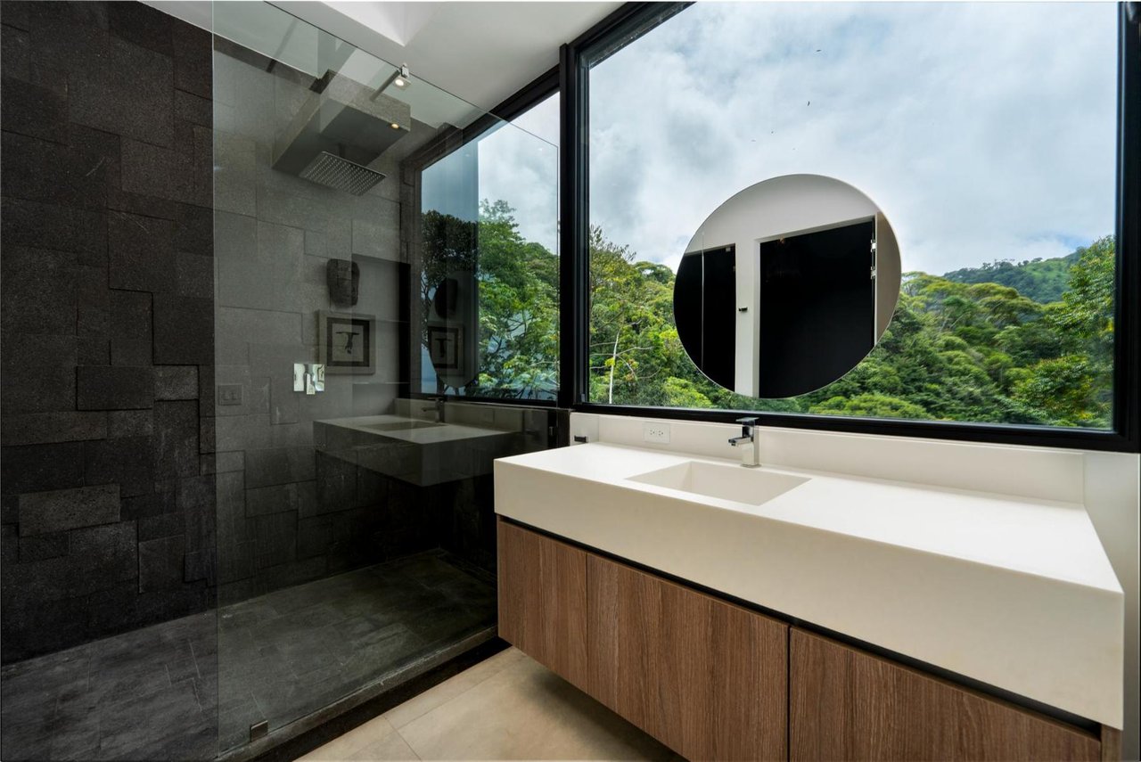 Architectural Whale Tail Villa, Dominical, Puntarenas