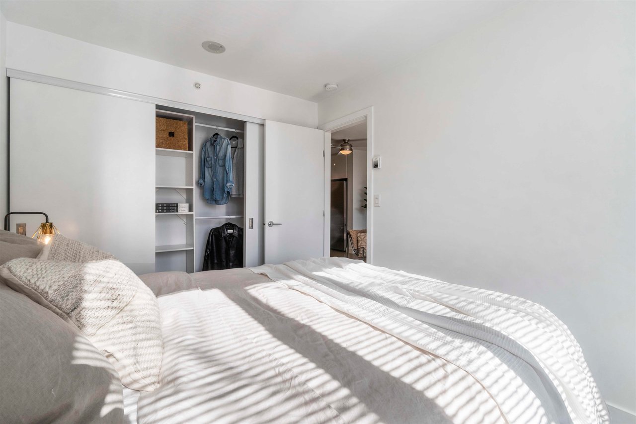 303-231 E Pender Street, Vancouver