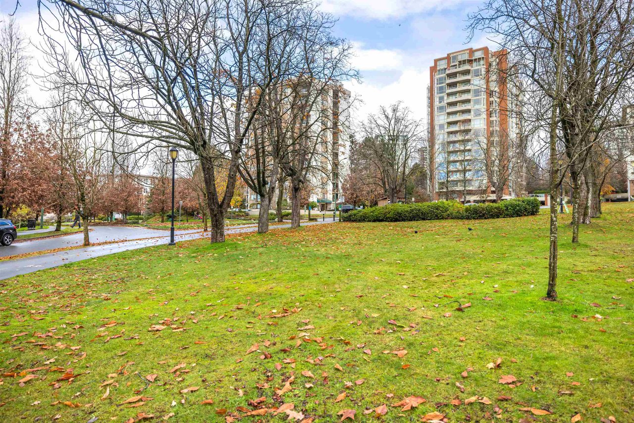 602-683 W Victoria Park