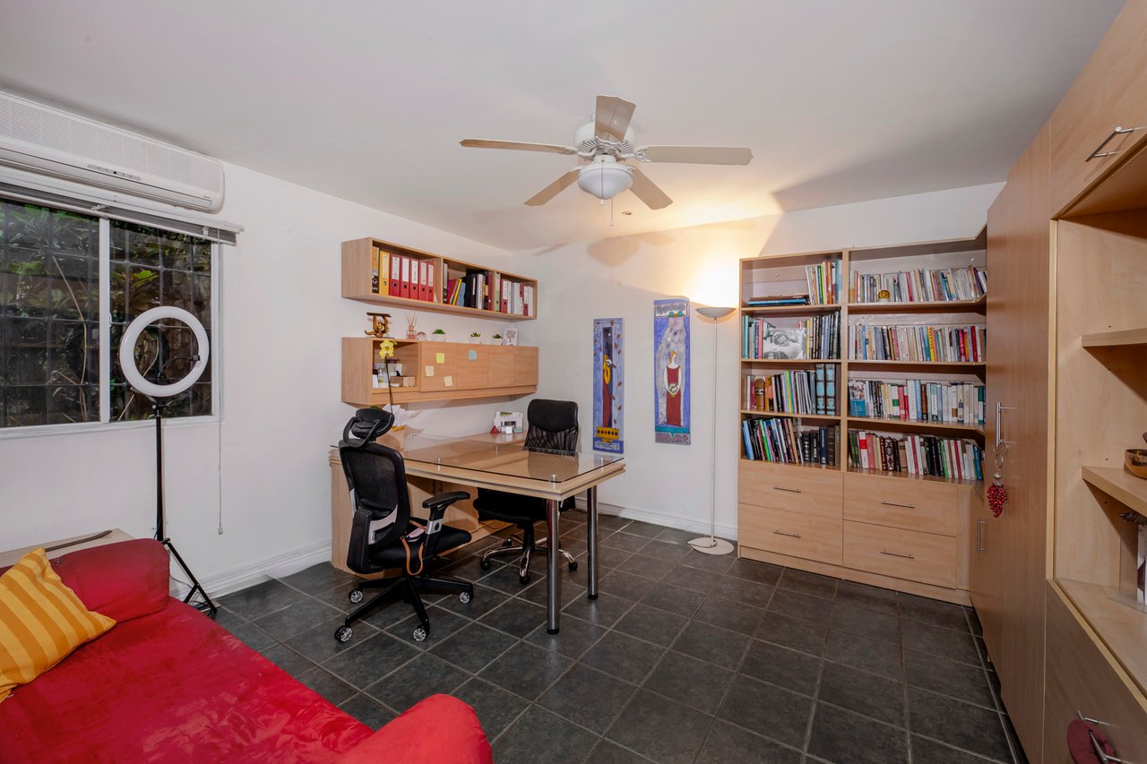 Artistic Mountain View Home, Santa Ana, San Jose