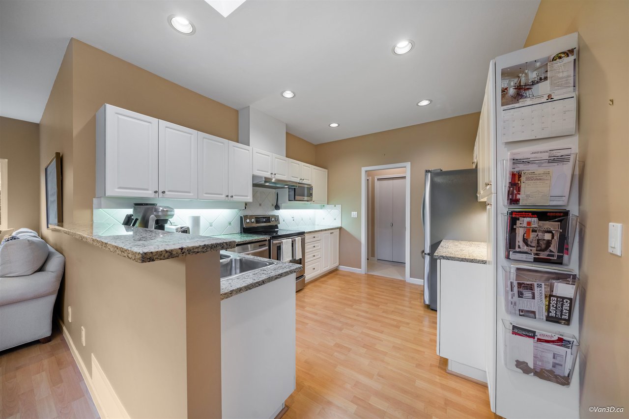 8-15168 22 Ave
