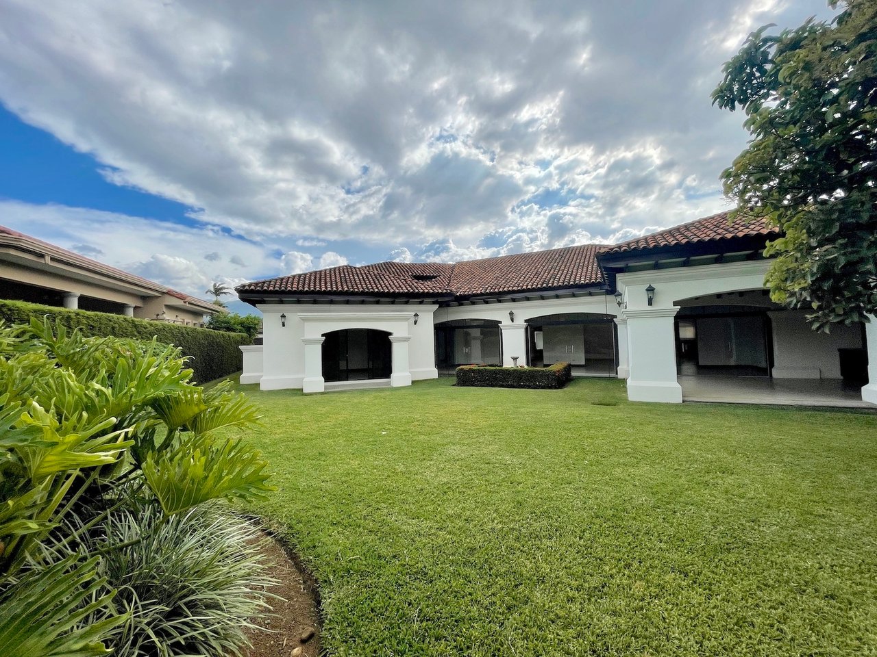 Neo Colonial Investment Home, Santa Ana, San Jose