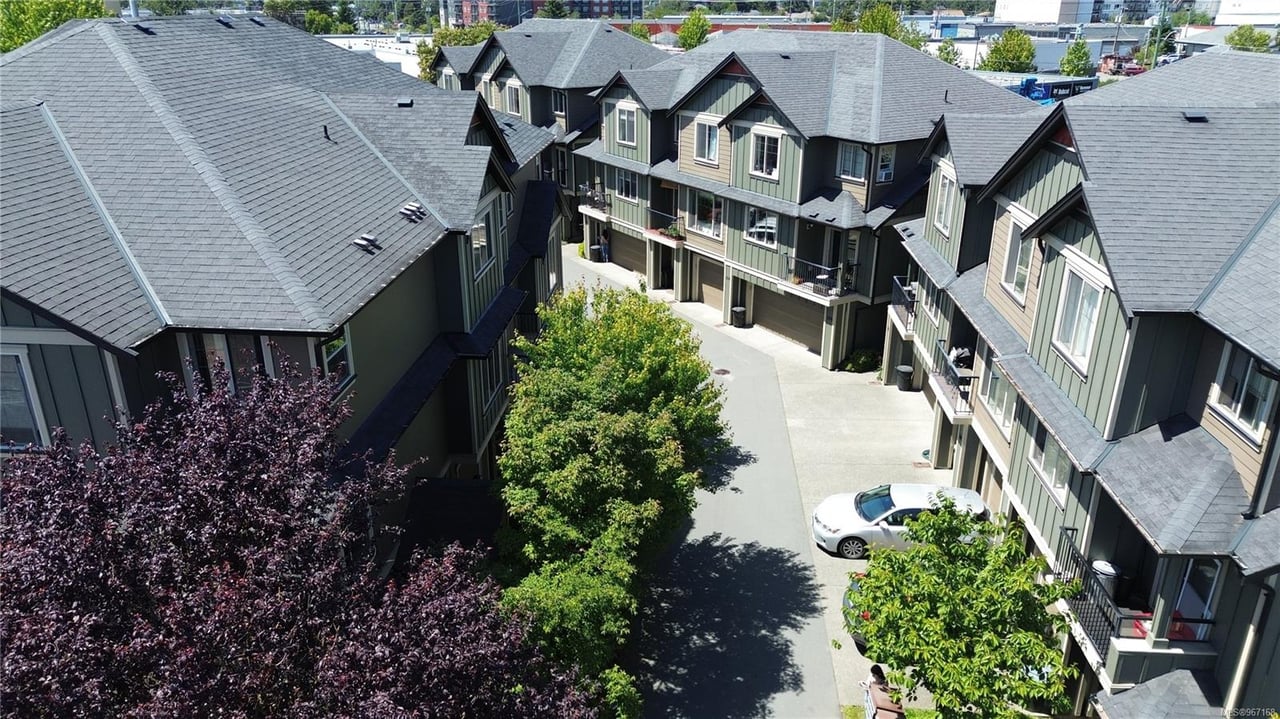 102-2920 Phipps Rd, Langford