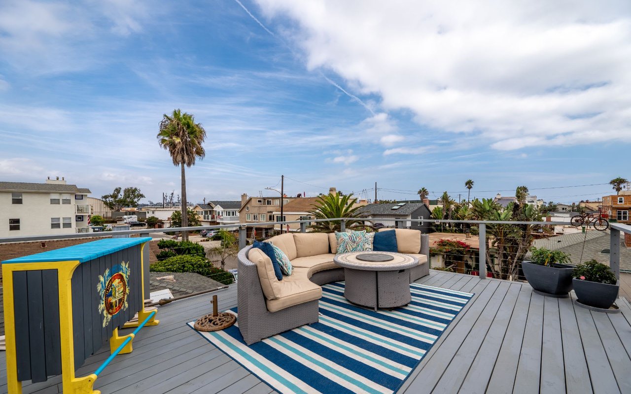 121 Hollywood Avenue
