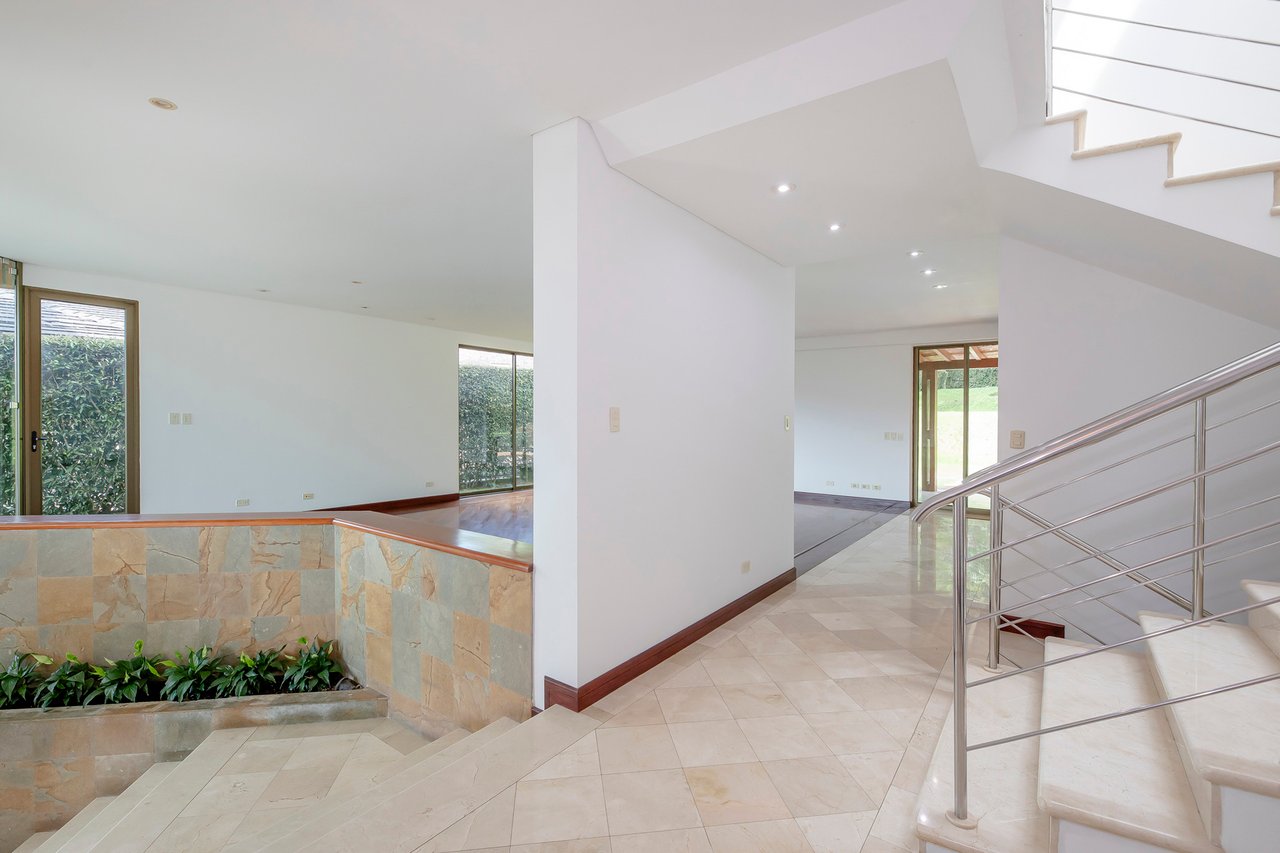 Terrace View Colonial Home, Escazu, San Jose