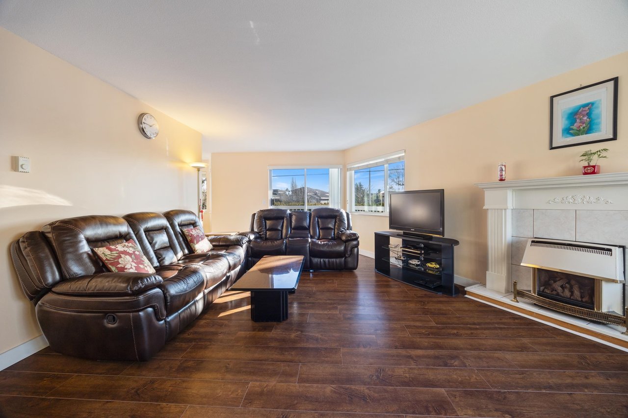 109-11240 Mellis Dr