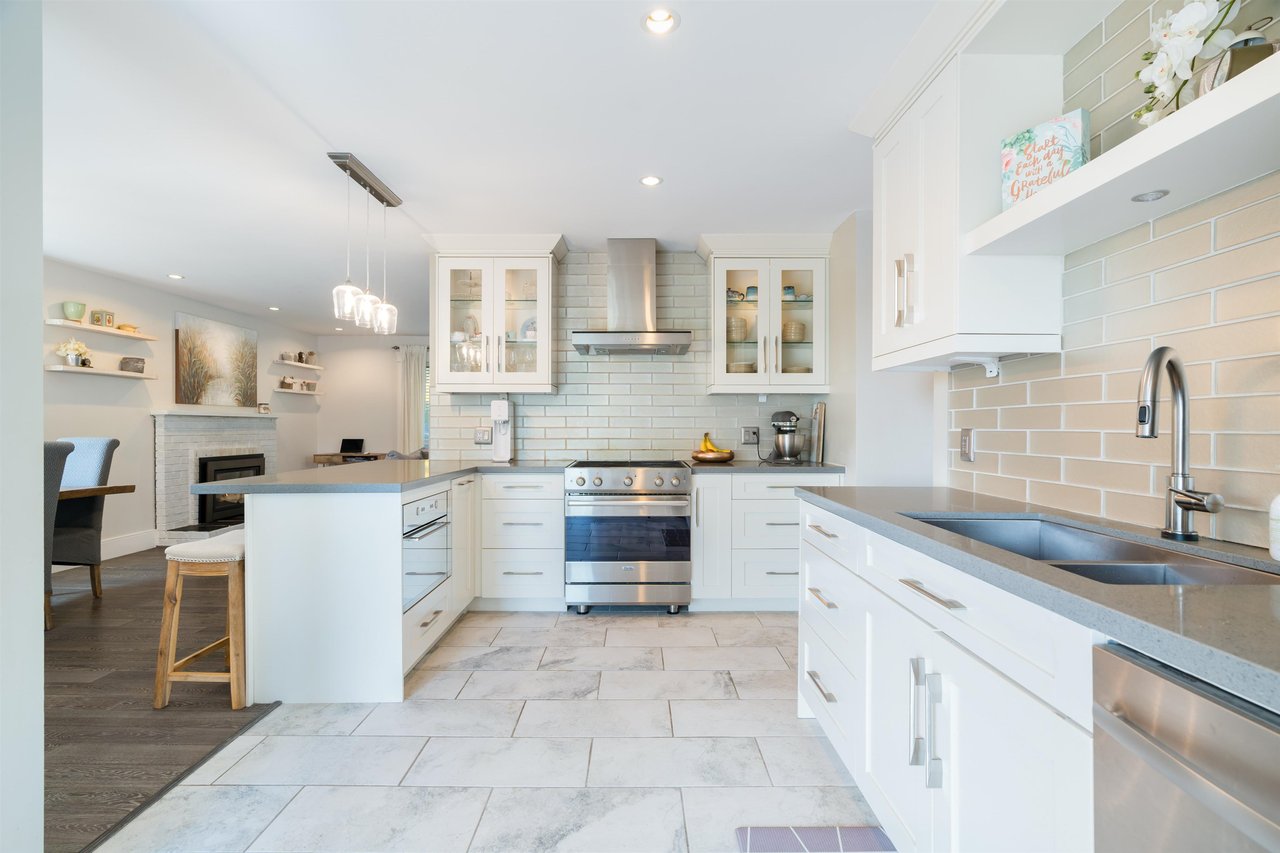 3156 Strathaven Ln