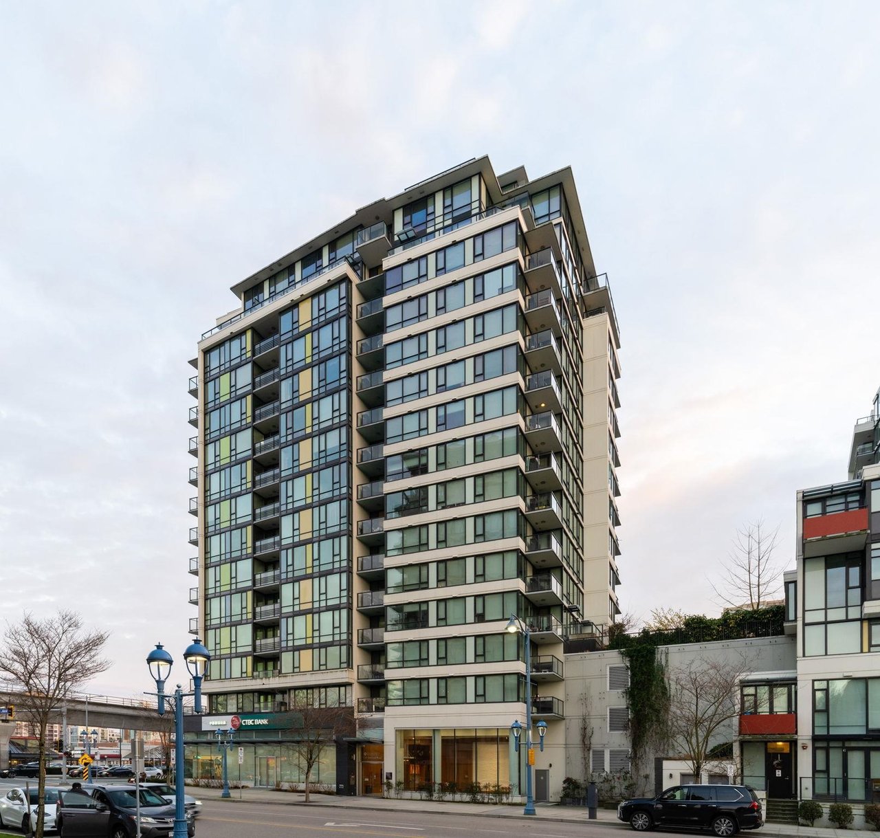 713-7988 Ackroyd Rd