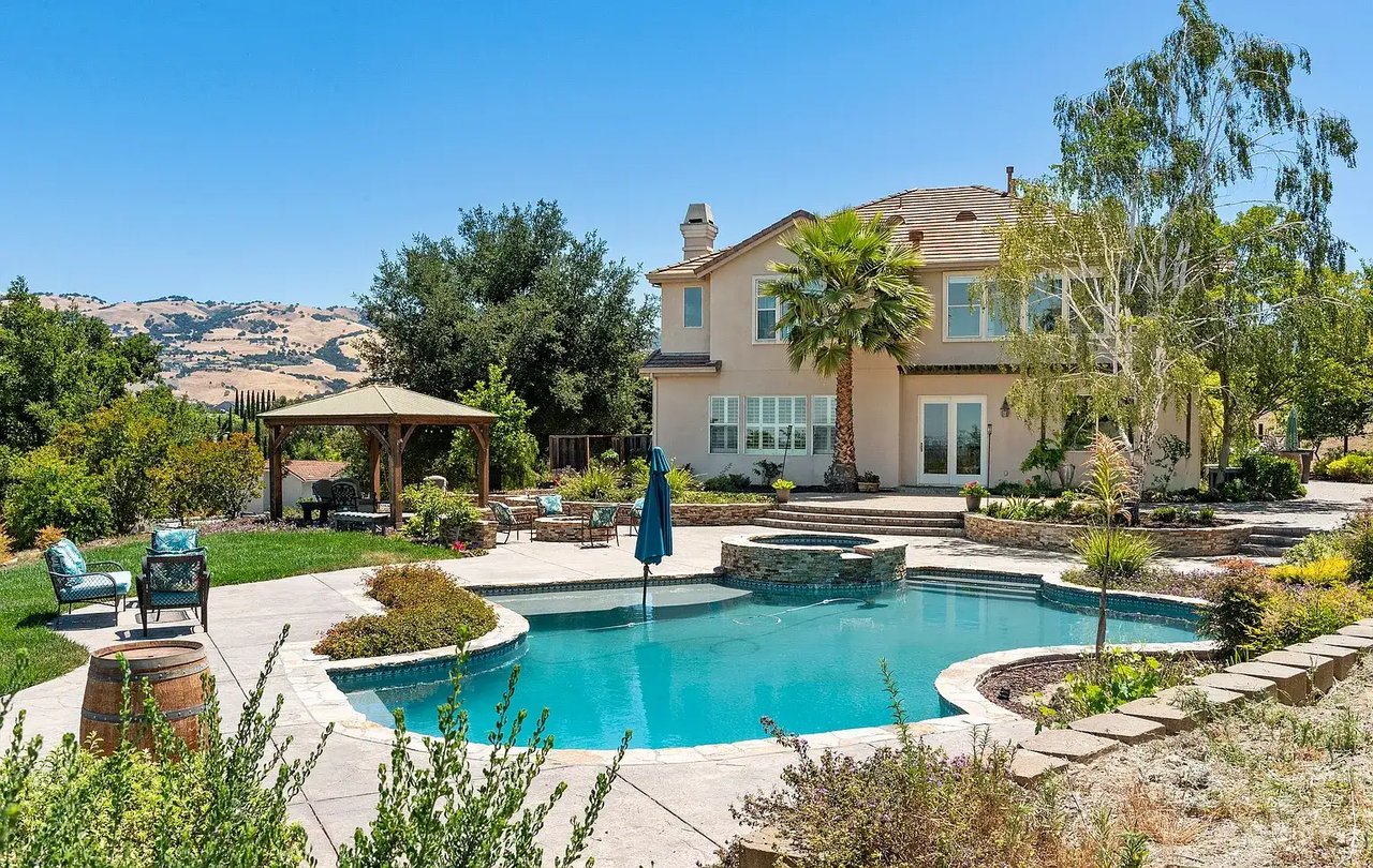 3800 Venus Ct