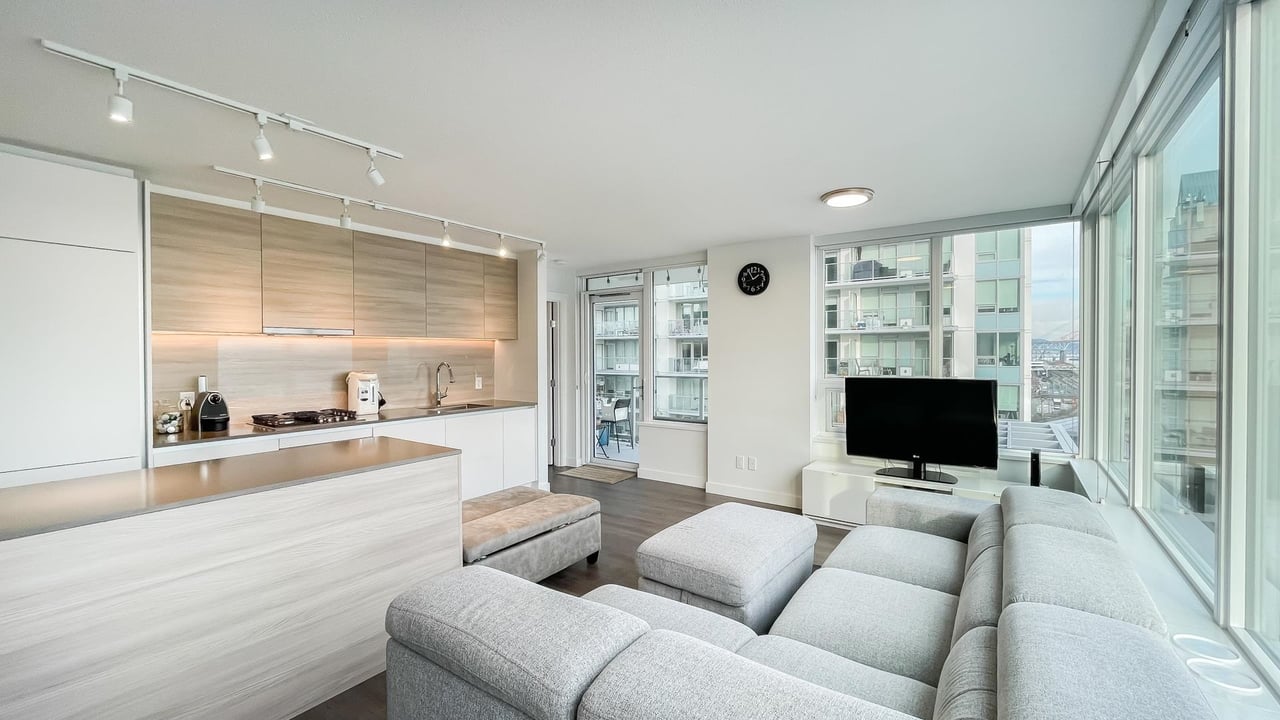 809-988 Quayside Drive, New Westminster