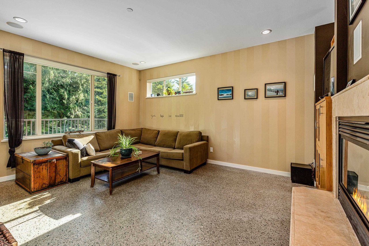 1687 Edwards Rd