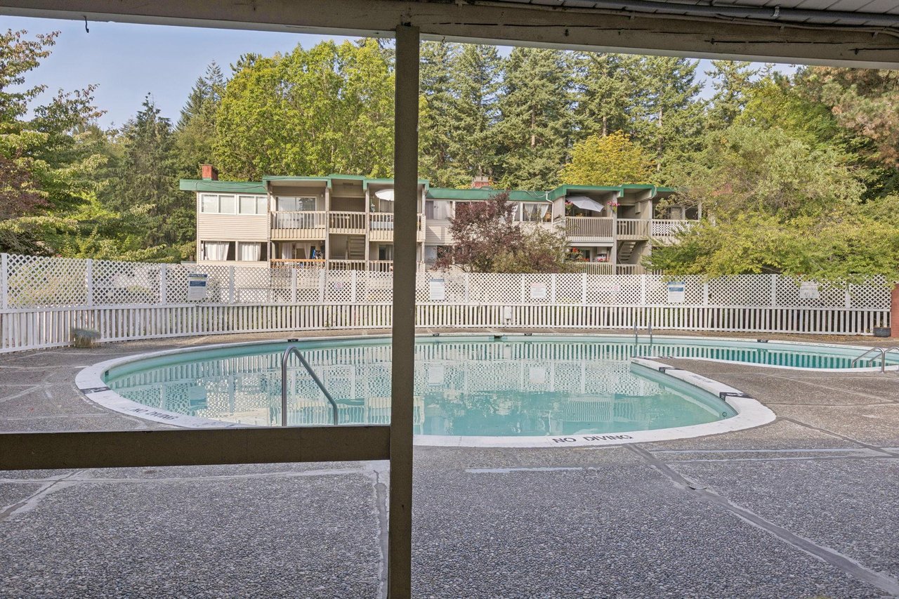 829 Westview Cres
