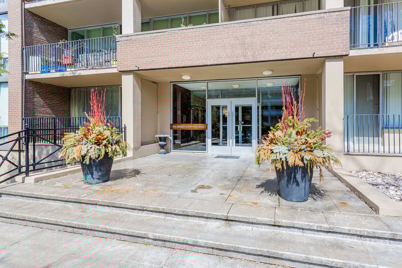FOREST HILL CORNER SUITE