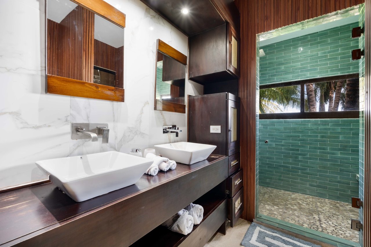Beachfront Luxury Ocean View Home, Flamingo, Guanacaste