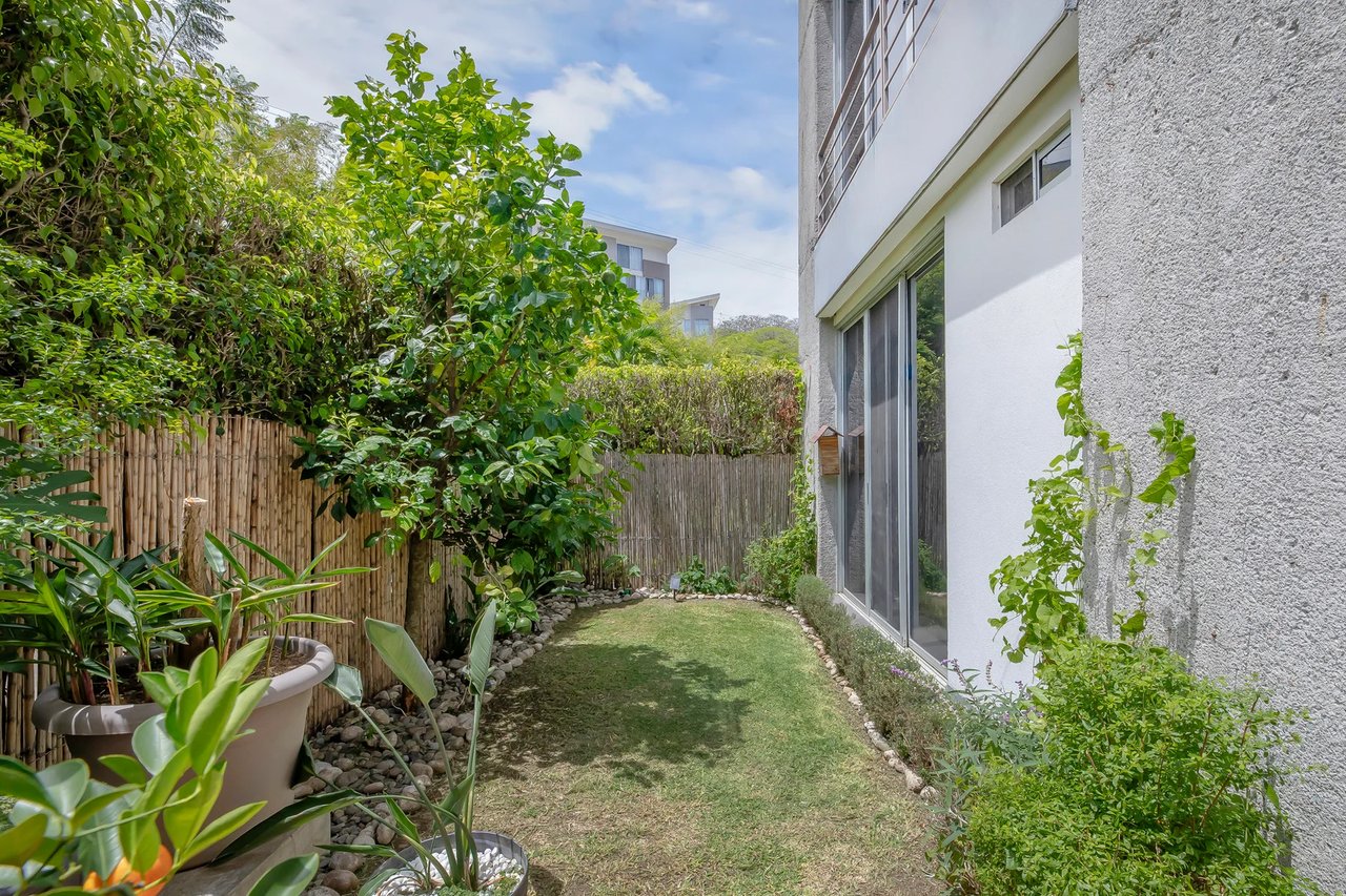 Private Garden Level Residence, Santa Ana, San Jose