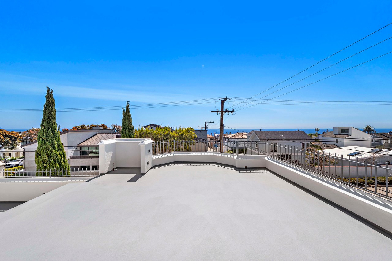 301 Narcissus Avenue