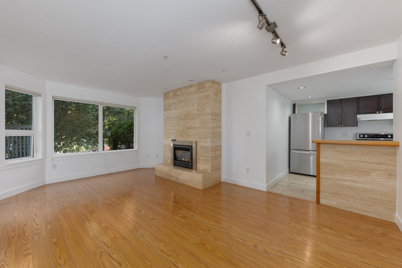 105-1460 Pemberton Ave