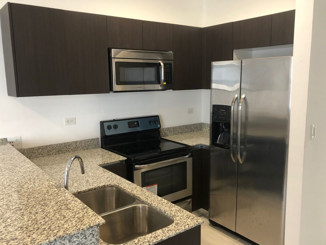 Modern Poolside Terrace Condo, Heredia