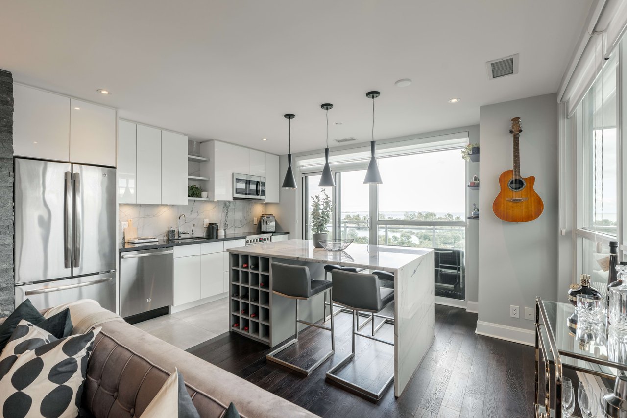 33 Shore Breeze Dr 510
