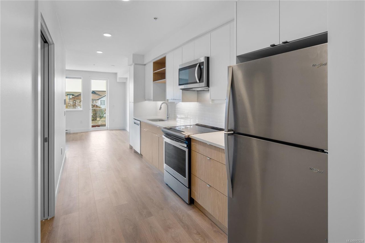 312-2461 Sidney Ave, Sidney