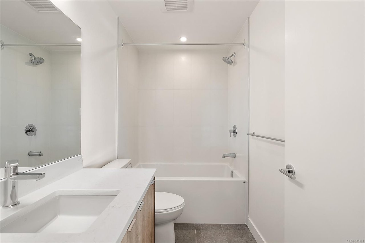 505-757 Tyee Rd, Victoria