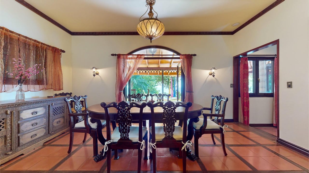 Colonial Oceanfront Estate, Dominical, Puntarenas