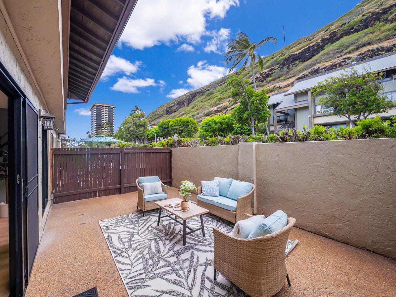 6204 Keokea Pl