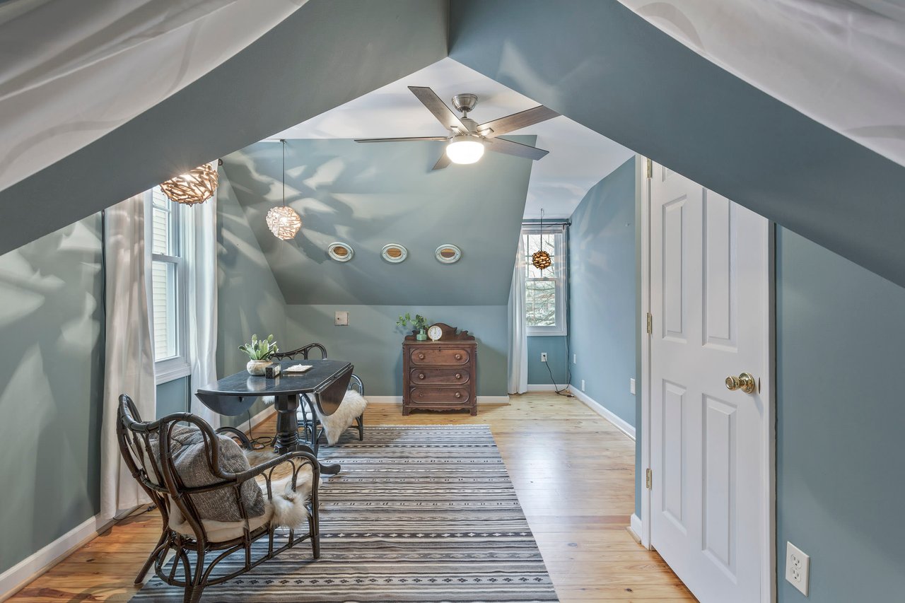 Chic Meets Functional in Des Peres